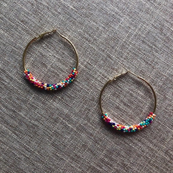 Tres Femmes earrings. - Picture 3 of 7